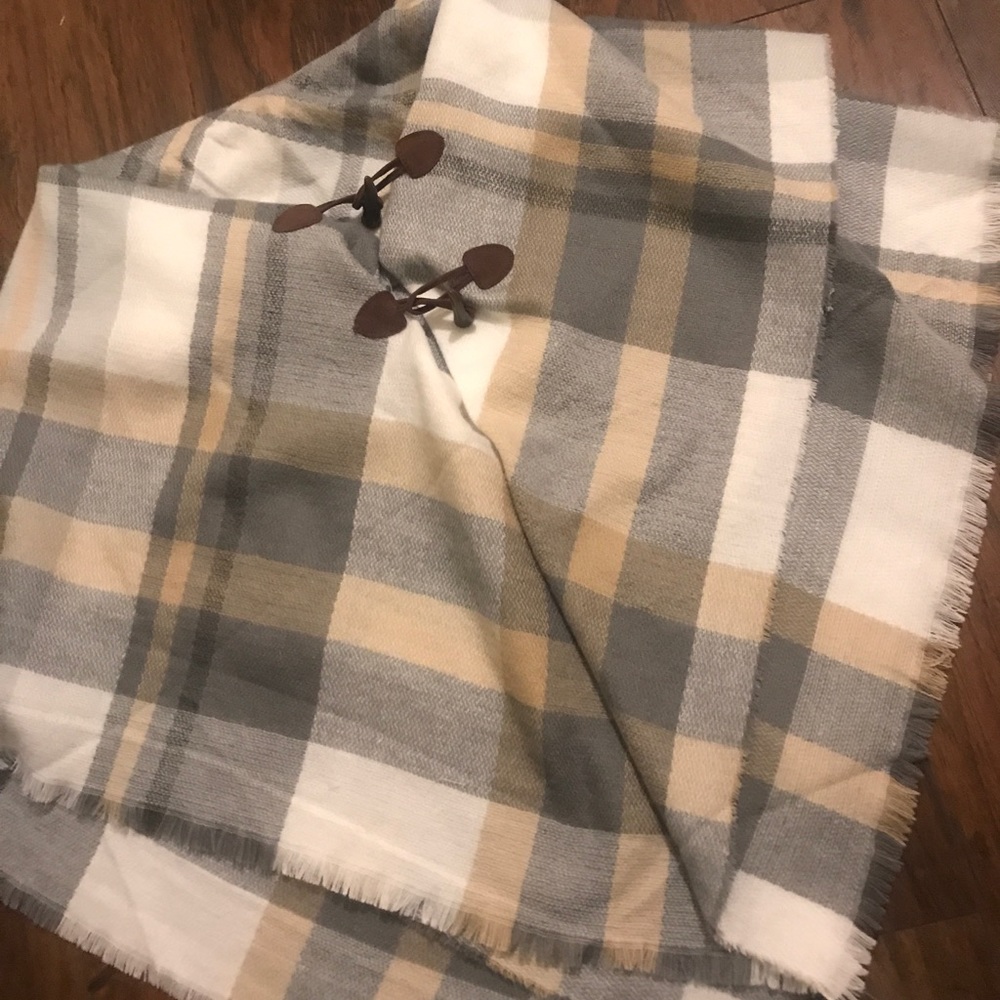 NWT francescas checkered light blue poncho O/S